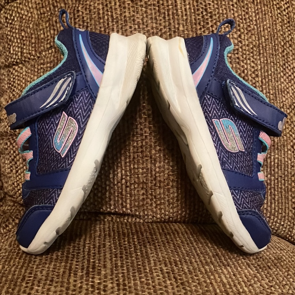 3/$18 Girls Skechers Tennis Shoes